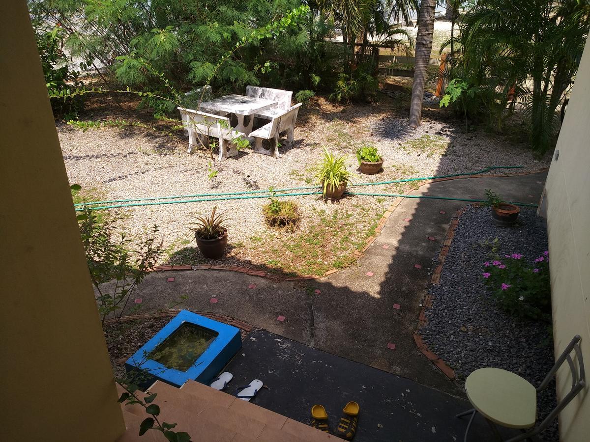 Right On The Beach House Villa Taling Ngam Beach Екстериор снимка